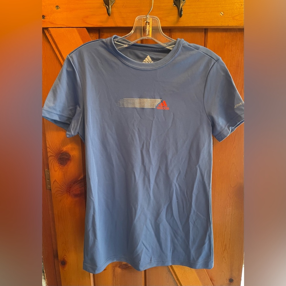 Adidas women’s moisture wicking quick dry t-shirt. Medium. Blue. Excellent cond.